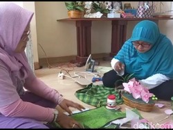 Kreatif! Emak-emak di Tegal Sulap Sampah Plastik Jadi Produk Aesthetic
