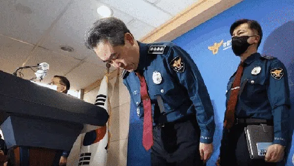 Saat Para Pejabat Korsel Membungkuk Minta Maaf Atas Tragedi Itaewon