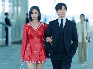 Adegan Ciuman Drakor The Golden Spoon Jadi Sorotan karena Kelewat Panas Adegan Ciuman Drakor The Golden Spoon Jadi Sorotan karena Kelewat Panas