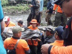 Warga Malang Berhasil Dievakuasi Usai 3 Hari Tertimbun Longsor
