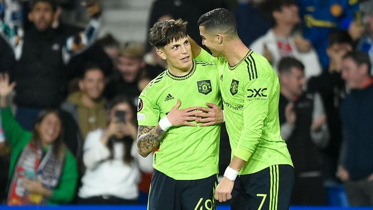 Alejandro Garnacho dan Cristiano Ronaldo. Foto: Getty Images/MB Media