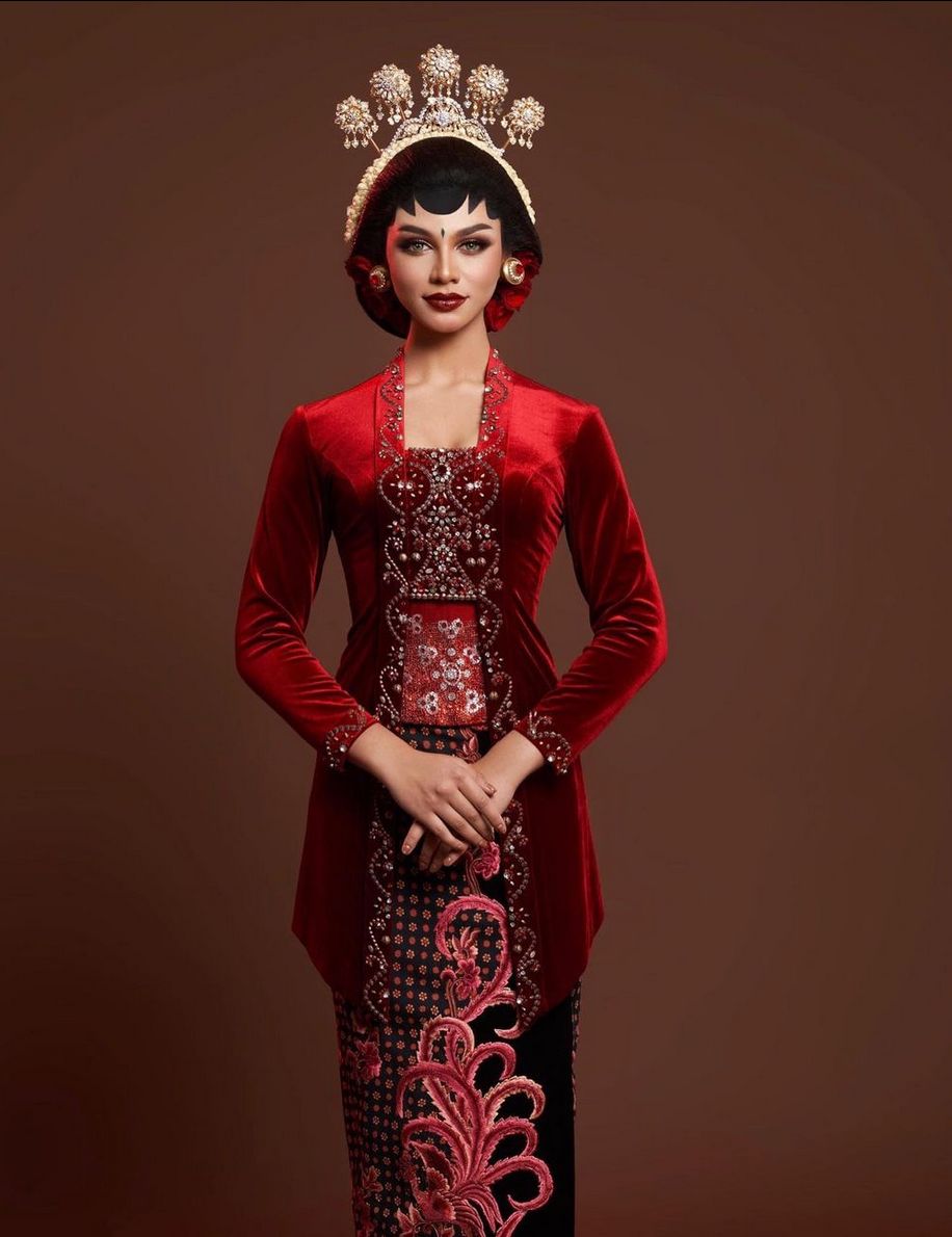 artis pakai kebaya merah artis pakai kebaya merah