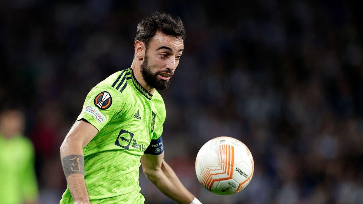Bruno Fernandes rela main di manapun demi Manchester United. (Foto: Getty Images/Soccrates Images)