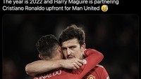 Harry Maguire pun sempat menjadi tandem Ronaldo dalam usaha MU bikin gol ke gawang Sociedad.  Foto: dok. Twitter  
