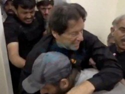 Detik-detik Eks PM Pakistan Imran Khan Diberondong Tembakan