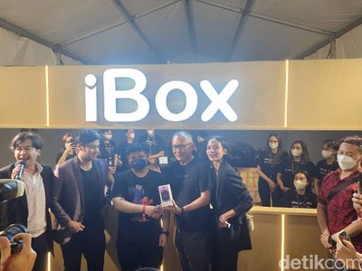 Meriahnya Pesta Tengah Malam Sambut iPhone 14 di Indonesia
