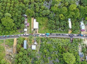 Banjir Setinggi Satu Meter Lumpuhkan Transportasi Darat di Aceh