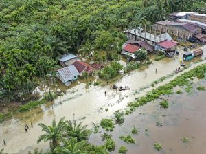 Jalan Lintas Aceh Selatan-Medan Terputus Imbas Banjir