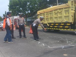 Awas! Jembatan Plaosan di Jalan Nasional Lamongan-Babat Ambles Awas! Jembatan Plaosan di Jalan Nasional Lamongan-Babat Ambles
