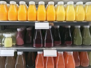 Waspada Jus Buah Kemasan Bisa Jadi Haram karena Bahan Ini Waspada Jus Buah Kemasan Bisa Jadi Haram karena Bahan Ini