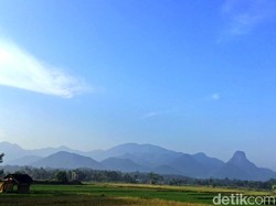 Pendaki Serbu Gunung Sanggabuana di Karawang Selatan