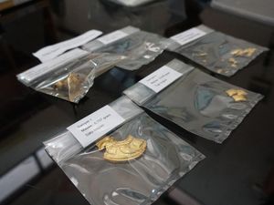 254 Logam Mulia-Lempengan Emas Tipis Peninggalan Kerajaan Majapahit-Medang 254 Logam Mulia-Lempengan Emas Tipis Peninggalan Kerajaan Majapahit-Medang