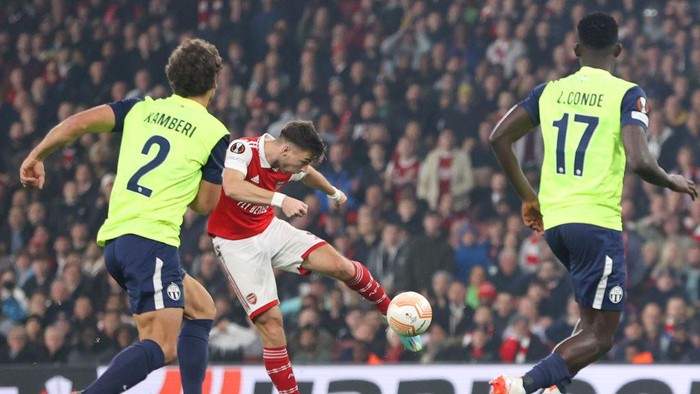 Arsenal melaju ke babak 16 besar Liga Europa setelah mengalahkan FC Zurich 1-0 lewat gol Kieran Tierney.