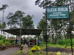 Tenda Dipasang di TPU Lokasi Autopsi Korban Tragedi Kanjuruhan Besok