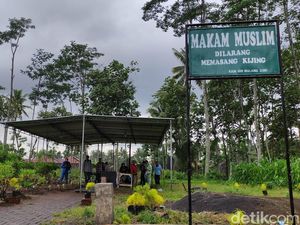 Tenda Dipasang di TPU Lokasi Autopsi Korban Tragedi Kanjuruhan Besok