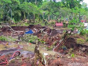 4 Fakta TPU Diterjang Banjir Puluhan Jenazah Hanyut-Kain Kafan Berserakan 4 Fakta TPU Diterjang Banjir Puluhan Jenazah Hanyut-Kain Kafan Berserakan