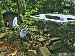 Melihat Makam dan Situs Keramat di Gunung Sanggabuana Karawang Melihat Makam dan Situs Keramat di Gunung Sanggabuana Karawang
