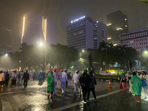 Massa Aksi 411 Bubar, Lalin di Sekitar Istana Kembali Dibuka Massa Aksi 411 Bubar, Lalin di Sekitar Istana Kembali Dibuka