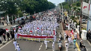 Penampakan Massa 411 Long March dari Istiqlal ke Patung Kuda