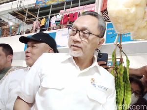 Ketum PAN Bertanya-tanya: Apakah Rambut Saya Putih? Ketum PAN Bertanya-tanya: Apakah Rambut Saya Putih?