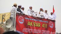 Momen Dua Menantu Habib Rizieq Orasi di Aksi 411
