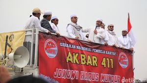 Momen Dua Menantu Habib Rizieq Orasi di Aksi 411
