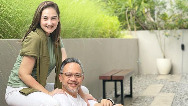 Jeroan Rumah Baru Mona Ratuliu dan Indra Brasco yang Mewah Bak Vila di Bali