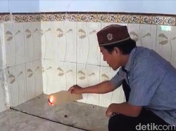 Heboh! Retakan Sudut Musala di Situbondo Keluarkan Api Biru