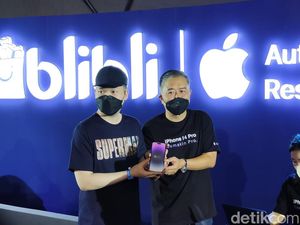 Cerita Pembeli Pertama iPhone 14 di Indonesia, Kepincut Dynamic Island