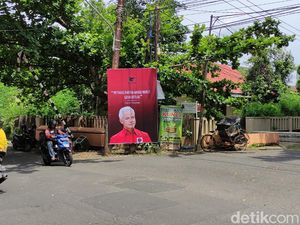 Baliho Ganjar Nurut Muncul di Semarang, Ganjar: Dicopot Saja!