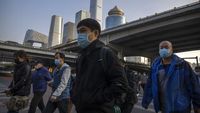 Ramai-ramai Buruh Tinggalkan Zona Industri Zhengzhou Imbas Lockdown