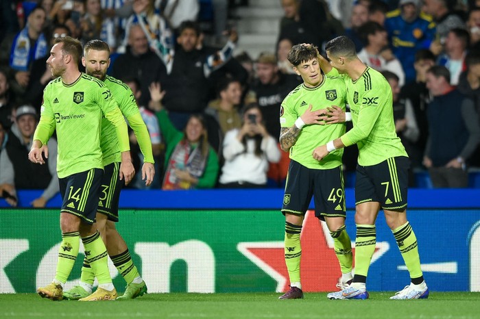 SAN SEBASTIAN, SPAIN - NOVEMBER 03:  
Alejandro Garnacho of Manchester United celebrate a goal with Cristiano Ronaldo during the UEFA Europa League group E match between Real Sociedad and Manchester United at Reale Arena on November 3, 2022 in San Sebastian, Spain. (Photo by MB Media/Getty Images)