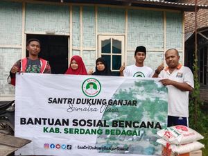 Relawan Ganjar Gelar Aksi Sosial Bantu Korban Banjir di Sumut
