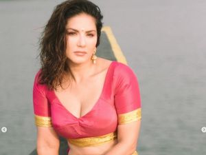 Mantan Artis Porno Sunny Leone Bokek saat Nikah, Andalkan Amplop Buat Resepsi Mantan Artis Porno Sunny Leone Bokek saat Nikah, Andalkan Amplop Buat Resepsi