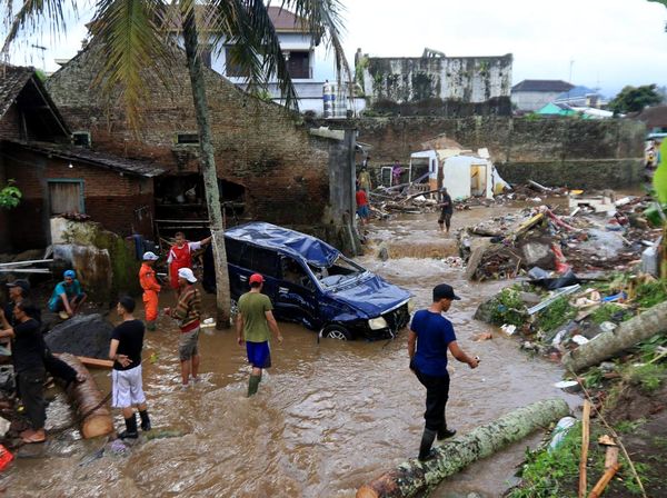 Potret Banjir yang Rendam Desa di Banyuwangi