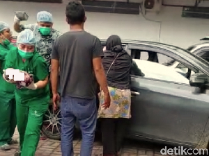 Heboh Bayi Lahir dalam Mobil di Parkiran Rumah Sakit Asahan