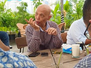 Eks Komite Etik FIFA Sentil Lembaga Survei Politik