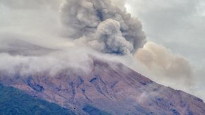 Perhatian! Gunung Kerinci Kembali Erupsi