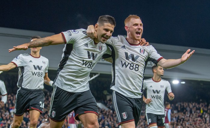 LONDON, ENGLAND - OCTOBER 20: Fulhams Aleksandar Mitrovic (left) celebrates scoring his sides second goal from a penalty with team-mate Harrison Reed (who scores his sides first goal) during the Premier League match between Fulham FC and Aston Villa at Craven Cottage on October 20, 2022 in London, United Kingdom. (Photo by David Horton - CameraSport via Getty Images)