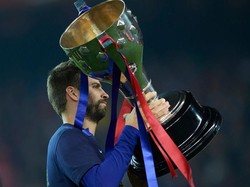 Pique pun mengakhiri karier di Barcelona dengan raihan 30 piala! (Getty Images)