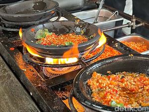 Hot! Sambal Bakar Mang Ujang di Bandung Bikin Keringetan
