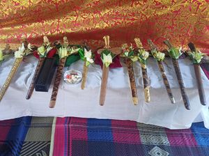 10 Keris Pusaka Puri Agung Karangasem Diupacarai Saat Tumpek Landep