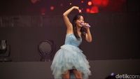 Potret Kim Sejeong dalam Fan Meeting yang Seru dan Haru