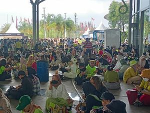 NCTzen Tetap Padati Konser NCT 127 Hari Ke-2 Usai Insiden 30 Orang Pingsan NCTzen Tetap Padati Konser NCT 127 Hari Ke-2 Usai Insiden 30 Orang Pingsan