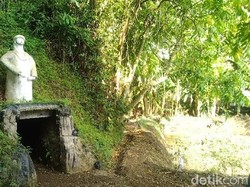 Kisah Petani di Majalengka yang Memilih Tinggal di Dalam Gua