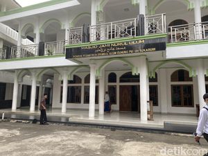 Didirikan KH Ahmad Sanusi, Pesantren Syamsul Ulum Banyak Lahirkan Ulama Besar Didirikan KH Ahmad Sanusi, Pesantren Syamsul Ulum Banyak Lahirkan Ulama Besar