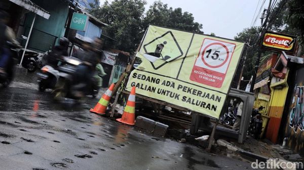 Potret Proyek Gorong-gorong di Pejatan yang Belum Juga Kelar