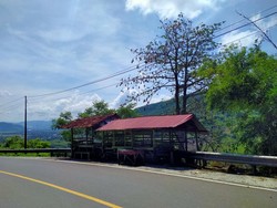 Nikmatnya Jagung Rebus Sambil Lihat Pemandangan Alam Tekasire Dompu
