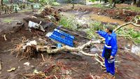 Waduh! Puluhan Makam di Banyuwangi Hilang Tersapu Banjir