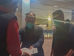 Tak Perlu Antre Visa, Pemegang e-VOA Pertama Tiba di Indonesia